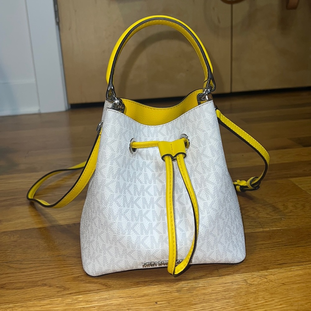 Michaels Kors Suri Small Logo Crossbody Bag